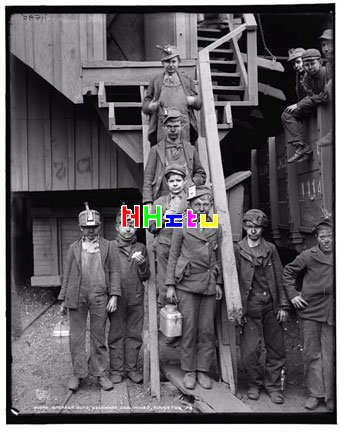 煤矿工人的面谱